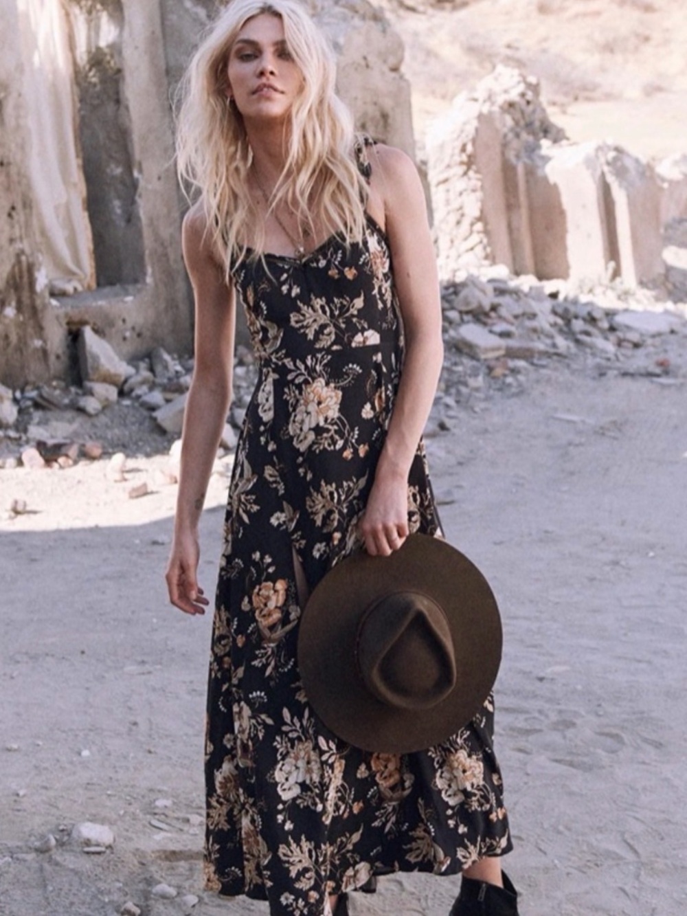 Spell Rosa Sundress - Picture 3 of 12